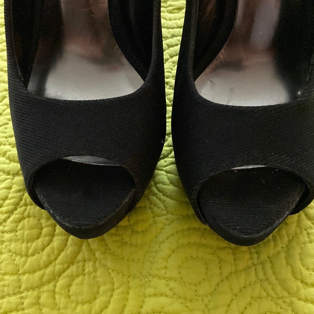 Chinese laundry Size 6 black